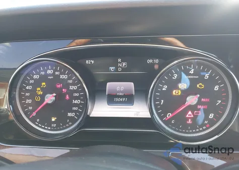 2017 Mercedes-Benz E 300 z USA, uszkodzony, nr VIN WDDZF4JB3HA081178